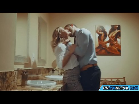 ❤️ Вақте ки як малламуй busty шумо дар як ҳоҷатхона ҷамъиятӣ seduces ❤❌ Порно босифат дар порно tg.tradewin.top ❤